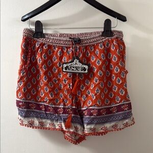 NWT never worn Angie Women's Orange Patterned Shorts